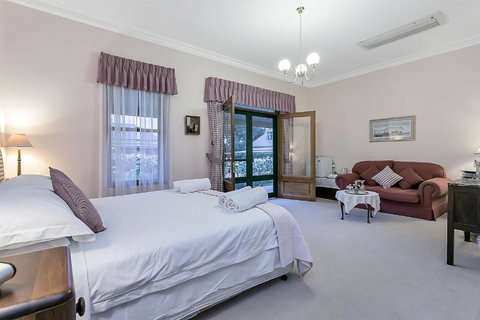 Abbotsford Country House - Accommodation Australia 5