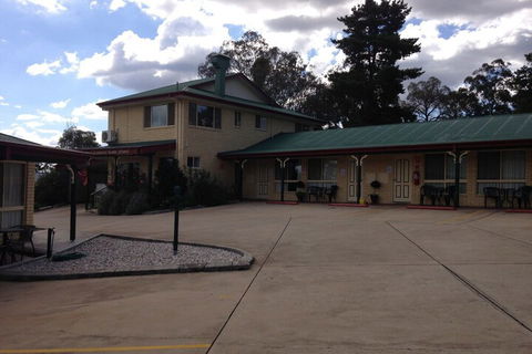 Country Rose Motel Warwick - Accommodation Australia 3