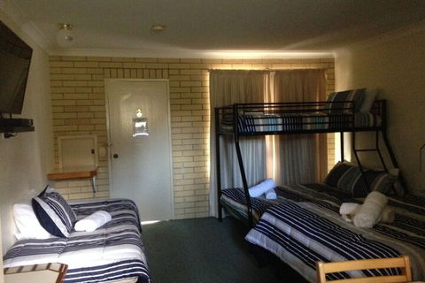 Country Rose Motel Warwick - Accommodation Australia 6