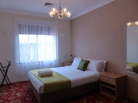 Meramie Motor Inn - Accommodation Australia 5