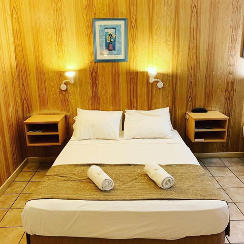 Pine Tree Motel - Accommodation Australia 6