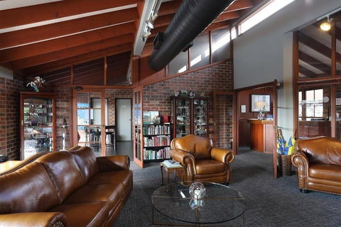 Tamworth Motor Inn & Cabins - Local Tourism 5