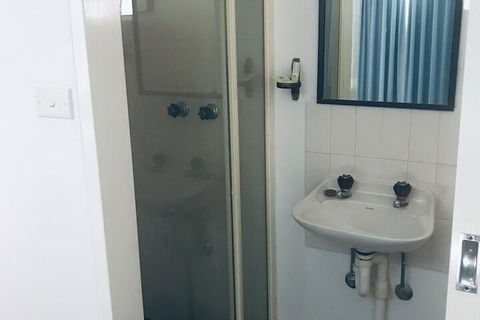 Ocean Breeze Motel - Accommodation Australia 2