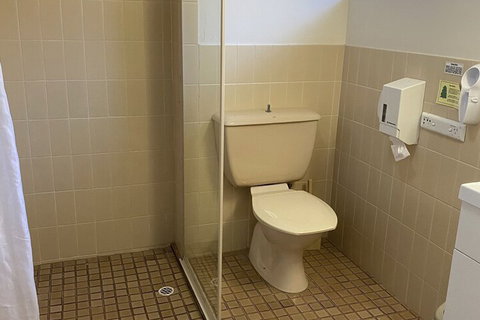 Aviators Lodge Motel - Local Tourism 3