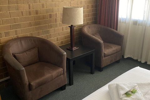 Aviators Lodge Motel - Local Tourism 4