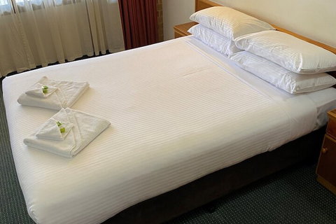 Aviators Lodge Motel - Local Tourism 7