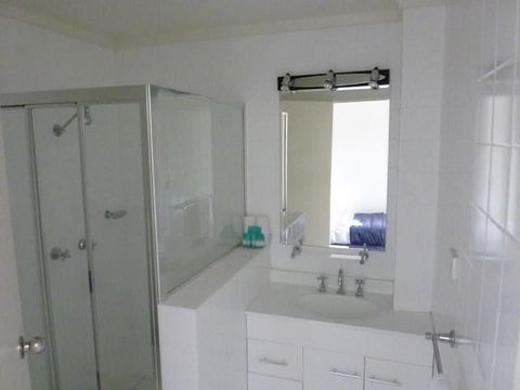 Caravilla Motor Inn - Local Tourism 5