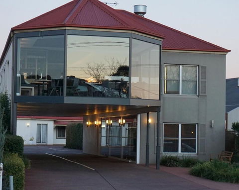 Charles Sturt Suites & Apartments - Local Tourism 3