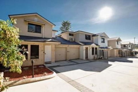 Cardiff Executive Apartments - Australia Shopping 1