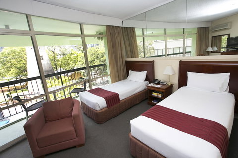 Madison Hotel Tower Mill - Accommodation Australia 5