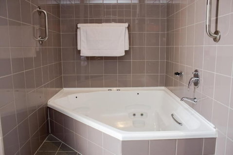 Highlander Hotel - Accommodation Australia 4