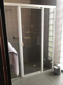Highlander Hotel - Accommodation Australia 5
