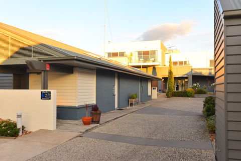 Captains At The Bay - Local Tourism 3