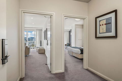 Peppers Seaport Hotel - Australia Shopping 7