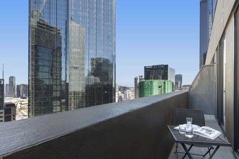 Oaks Melbourne On Collins Hotel - Accommodation Australia 2