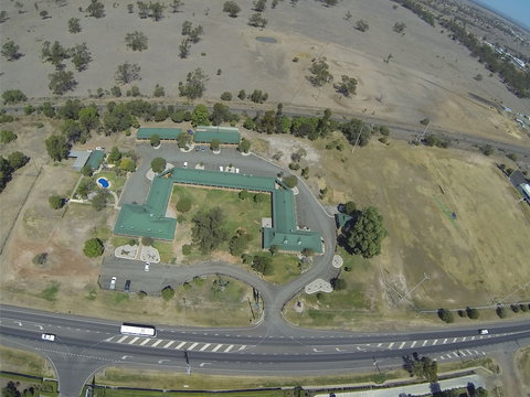 Overlander Homestead Motel - Local Tourism 1