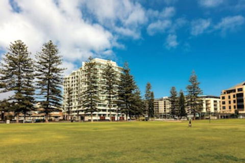 Oaks Glenelg Liberty Suites - Accommodation Australia 0