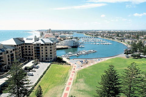 Oaks Glenelg Liberty Suites - Accommodation Australia 4