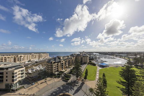 Oaks Glenelg Liberty Suites - Accommodation Australia 7