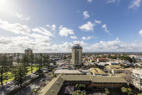 Oaks Glenelg Liberty Suites - Accommodation Australia 3
