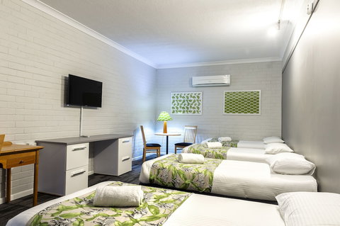 Country Motel Ipswich - Accommodation Australia 6