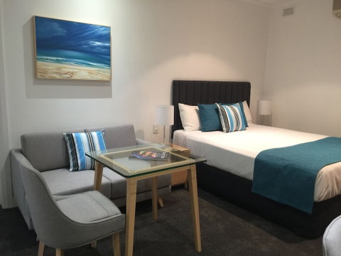 Ensenada Motor Inn And Suites - Australia Shopping 4
