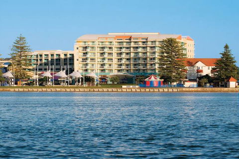 Oaks The Entrance Waterfront Suites - Local Tourism 2