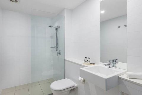 Oaks Nelson Bay Lure Suites - Accommodation Australia 5