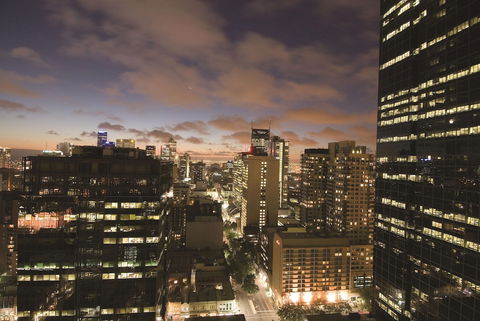 Oaks Melbourne On Lonsdale Suites - Accommodation Australia 0