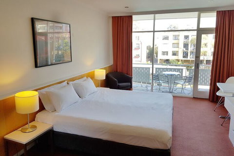 Vibe Hotel Carlton - Accommodation Australia 6