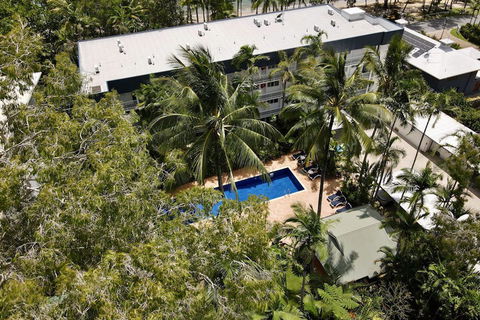 Agincourt Beachfront Apartments - Bed n Breakfasts 2