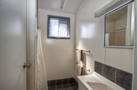 Twin Dolphins Holiday Park - Accommodation Australia 6