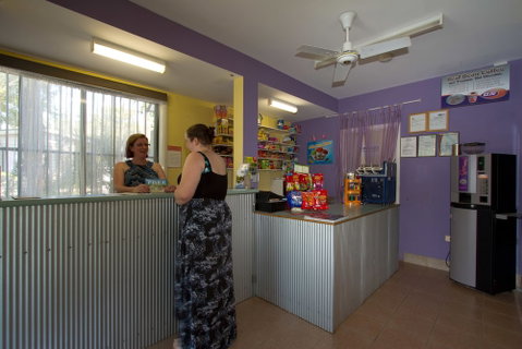 Twin Dolphins Holiday Park - Accommodation Australia 0