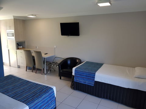 Cardwell Beachcomber Motel And Tourist Park - Accommodation Australia 5