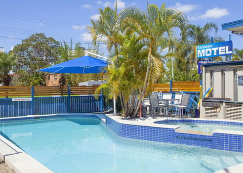 Raceways Motel - Bed n Breakfasts 2