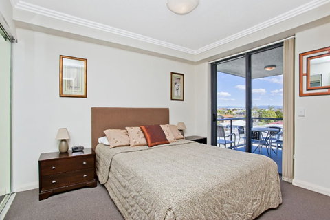 Aqualine Apartments - Australia Shopping 3