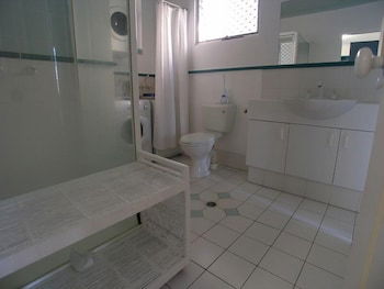 Pacific Sands Holiday Apartments - Local Tourism 1