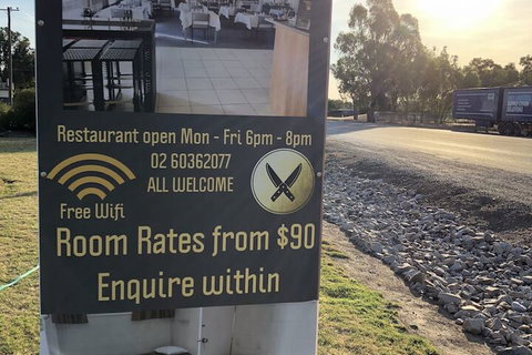 Byer Fountain Motor Inn, Holbrook - Accommodation Australia 5