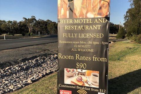 Byer Fountain Motor Inn, Holbrook - Accommodation Australia 1