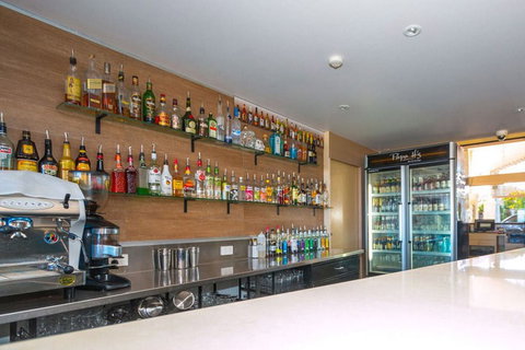 Beach Haven Executive Apartments - Accommodation Australia 4