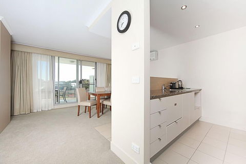 Accommodate Canberra - The Avenue - Local Tourism 4