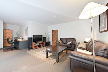 Accommodate Canberra - The Avenue - Local Tourism 3
