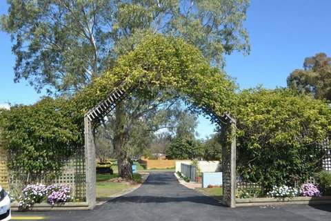 Wattle Motel - Accommodation Australia 1