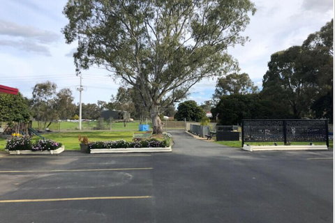 Wattle Motel - Accommodation Australia 4