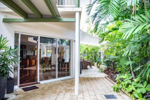 Four Mile Beach Retreat - Local Tourism 3