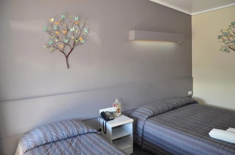Warwick Motor Inn - Accommodation Australia 6