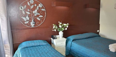 Warwick Motor Inn - Accommodation Australia 0