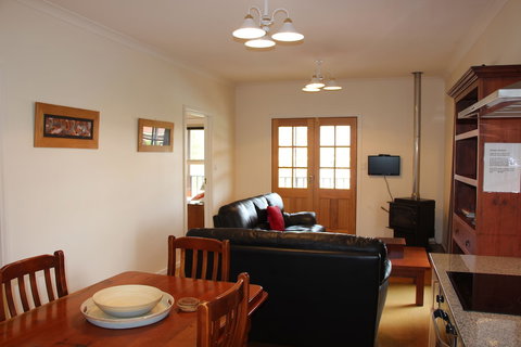 Albany Beachside Accommodation - Local Tourism 1