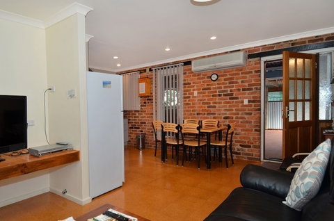 Albany Beachside Accommodation - Local Tourism 6