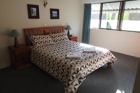 Placid Waters Holiday Apartments - Local Tourism 5
